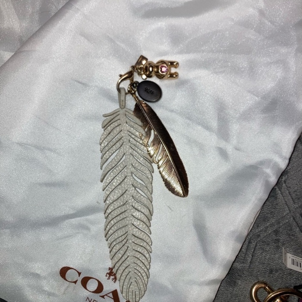 Rare Coach Metallic Feather Keychain - Picture 4 of 4